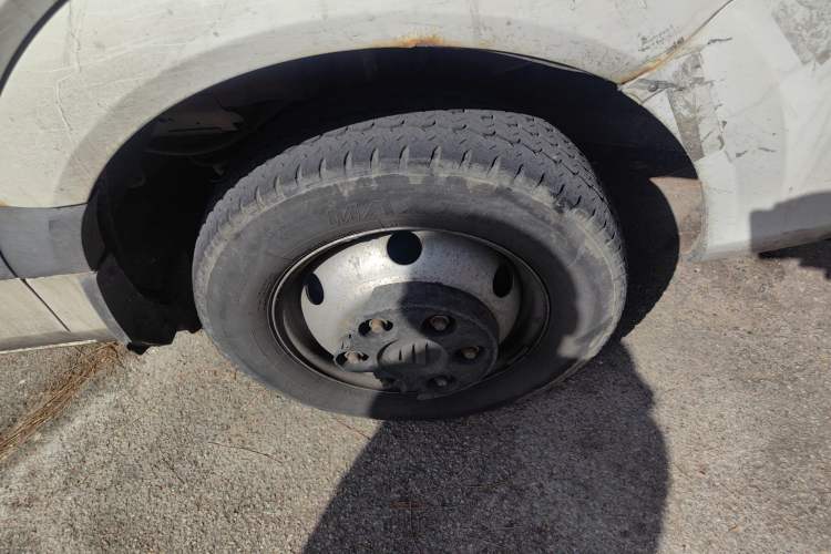 Used Foton Toano 2022 2.8T Manual Jixiang Van Long Wheelbase Ultra-High Roof Rear Dual Tires 3-Seater F2.8NS6B177L
