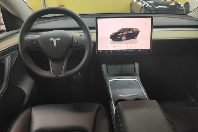 Used Tesla Model Y 2024 Long-Range All-Wheel-Drive Version Center Console