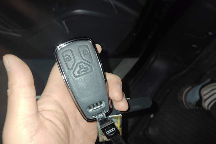 Used Audi Q5L 2022 40T Luxury Dynamic Model Vehicle Key