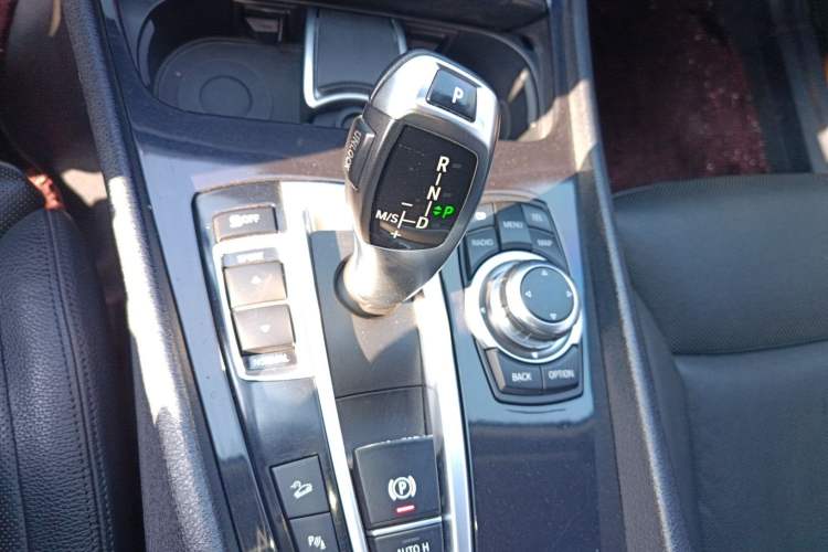 Used BMW 5 Series GT 2011 535i xDrive Luxury Edition Gear Lever