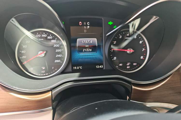 Used Mercedes-Benz V-Class 2022 V 260 L Long-wheelbase Luxury Edition