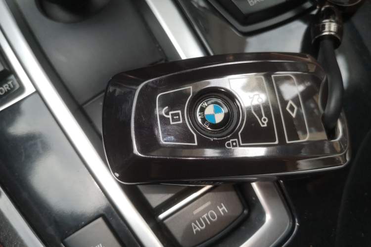 Used BMW 5 Series GT 2015 528i Leading Model