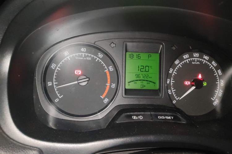 Used Skoda Fabia 2014 1.4L Automatic Crystal Edition