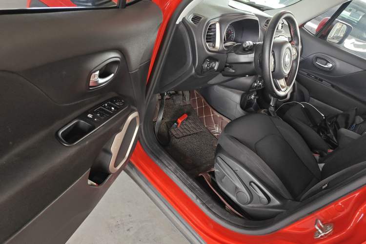 Used Jeep Renegade 2017 180T Automatic High-Energy Version