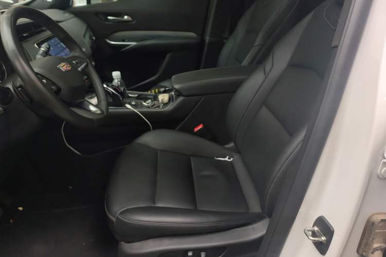 Used Cadillac XT4 2021 28T Two-Wheel Drive Leading Version
