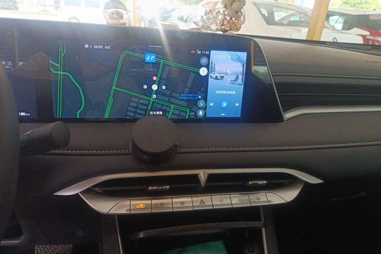 Used Venucia V DD-i 2023 110 km iE Version Audio And AC Panel