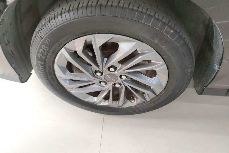 Used SAIC MAXUS G50 2023 PLUS 1.5T Automatic Cruise Version Left Front Wheel Hub