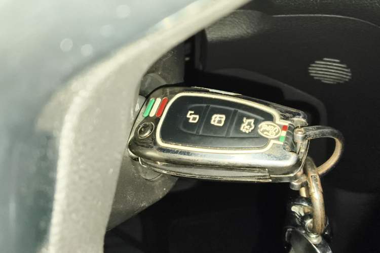 Used Ford Tourneo Custom 2020 2.0T Automatic Elite Edition China VI Standard
