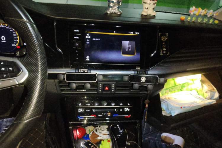 Used Volkswagen Passat 2022 280TSI Elite Edition Audio And AC Panel