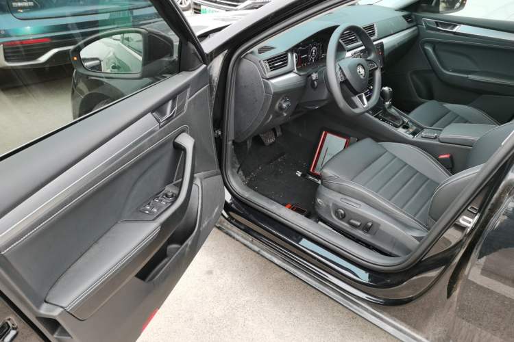 Used Skoda Superb 2023 Facelifted TSI280 DSG Luxury Edition
