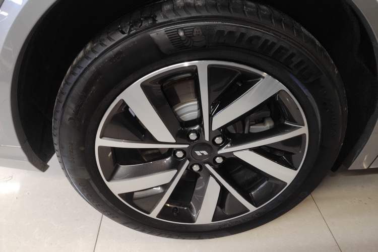 Used Li Auto L8 2023 Pro Model
