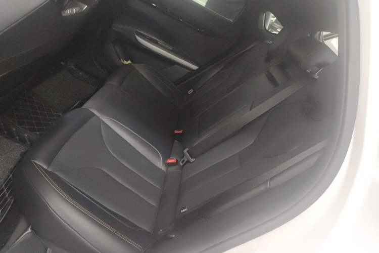 Used CHANGAN UNI-V 2023 1.5T Prestige Model
