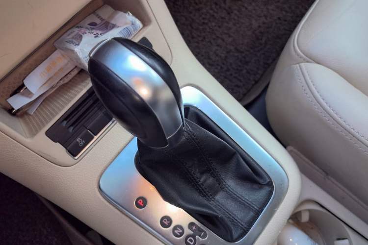 Used Volkswagen Tiguan 2012 1.8TSI Automatic Two-Wheel Drive Elite Edition Gear Lever