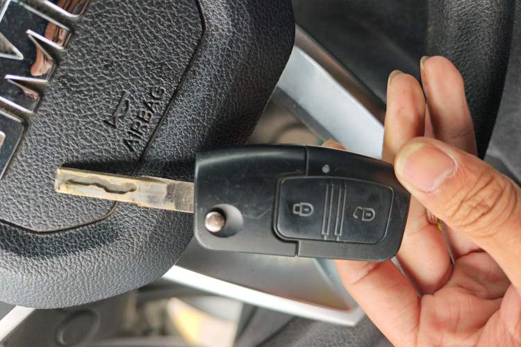 Used JMC Transit 2019 2.8T Commercial Version Short Wheelbase Mid-Roof 6-Seater China VI JX493
