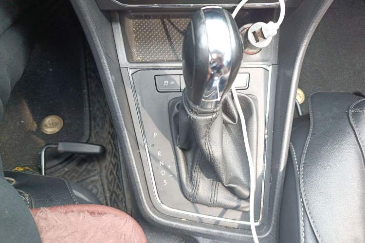 Used Volkswagen Lavida 2015 1.6L Automatic Comfort Edition
