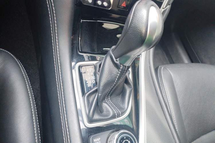 Used Infiniti Q50L 2016 2.0T Enjoyment Edition Gear Lever