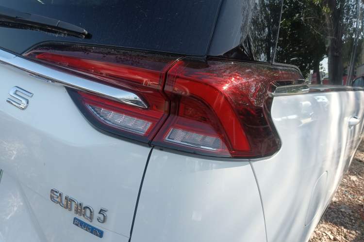 Used SAIC MAXUS EUNIQ 5 2020 1.3T PLUG-IN Luxury Edition
