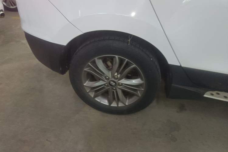 Used Hyundai ix35 2013 2.0L Automatic Two-Wheel Drive Smart GLS China IV Standard