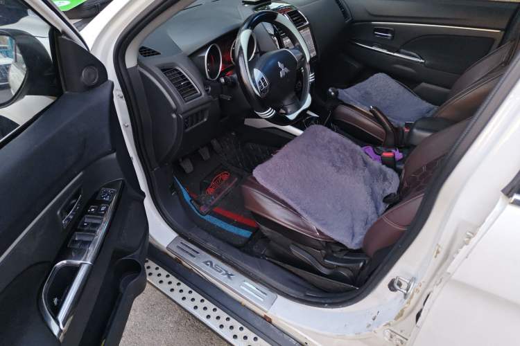 Used Mitsubishi ASX 2016 1.6L Manual Two-Wheel Drive Pioneer Edition
