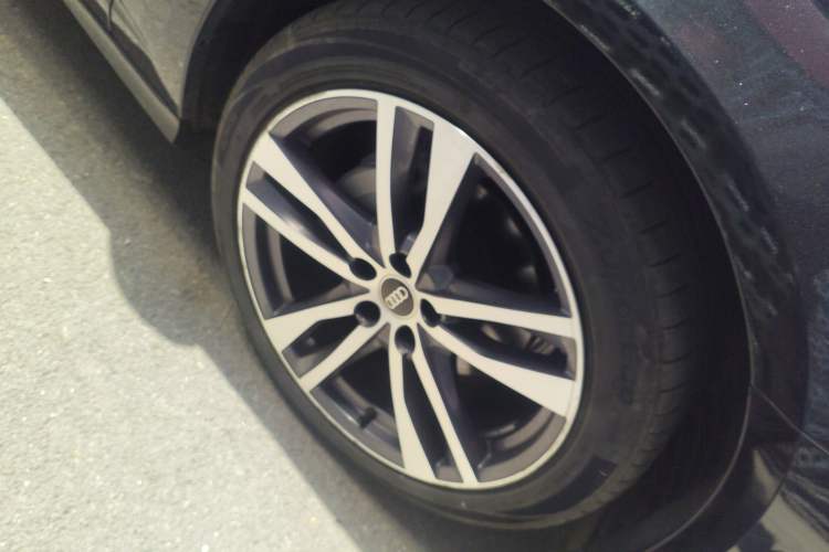 Used Audi A6L 2024 40 TFSI Luxury Dynamic Edition Right Front Wheel Hub