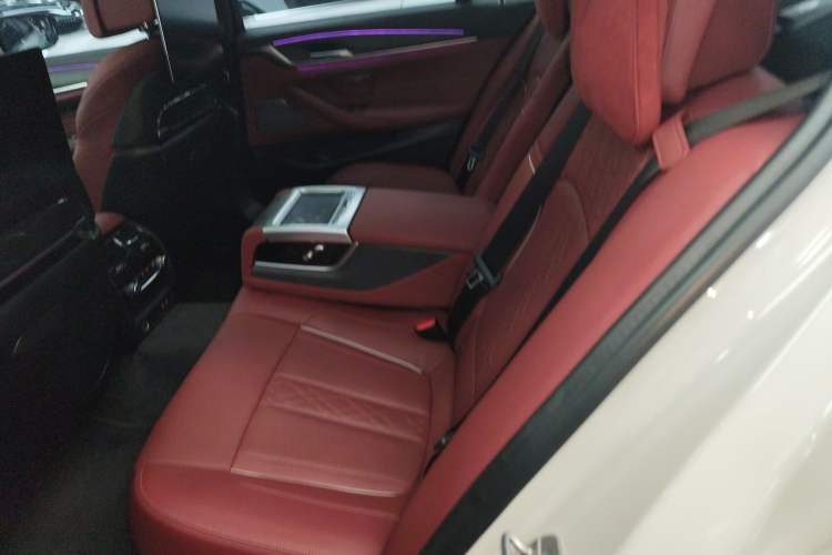 Used BMW 5 Series 2021 Restyled 530Li Luxury Edition M Sport Package Left Rear Seat