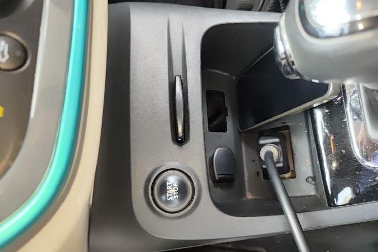 Used Renault Captur 2015 1.2T Automatic Standard Edition
