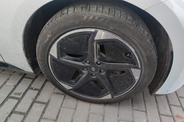 Used Dongfeng eπ eπ007 2024 All-Electric 530 RuYi Edition
