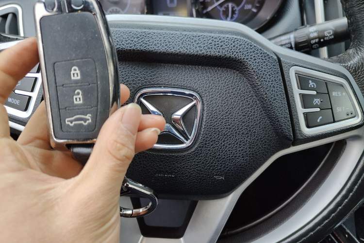 Used JMC Yusheng S350 2016 2.0T Automatic All-Wheel Drive Gasoline Luxury Edition 5 Seats