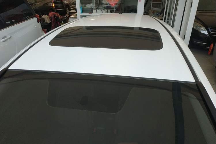 Used Honda Fit 2018 1.5L CVT Comfort Sunroof Version Roof