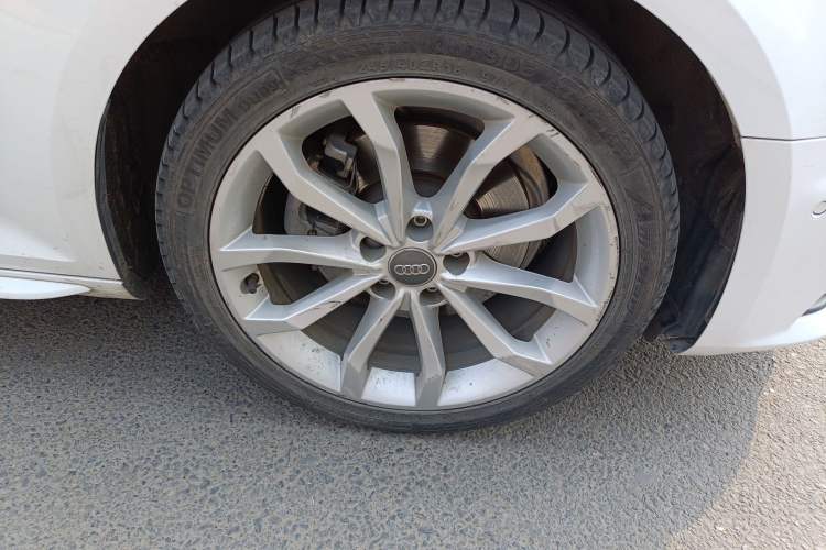 Used Audi A4L 2018 30th Anniversary Edition 40 TFSI Fashion Model
