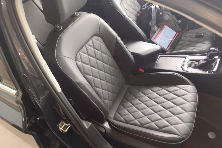 Used Volkswagen Sagitar 2023 200TSI DSG Excellence Edition Right Front Seat