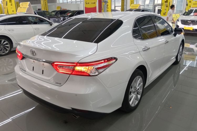 Used Toyota Camry 2021 2.0G Luxury Edition
