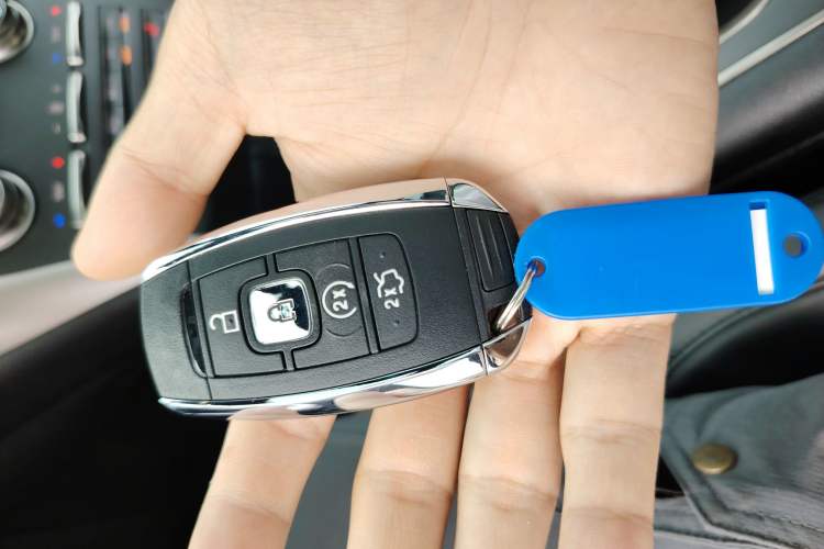 Used Lincoln MKC 2017 2.0T Two-Wheel Drive Deluxe Edition
