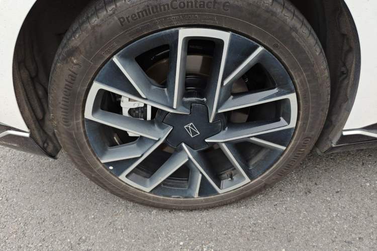 Used Avatr 06 2025 Ultra Pure Electric Edition Exterior 5