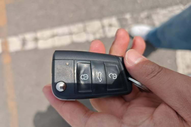 Used Volkswagen Lavida 2023 New Sharp 1.5L Automatic Excellent New Edition
