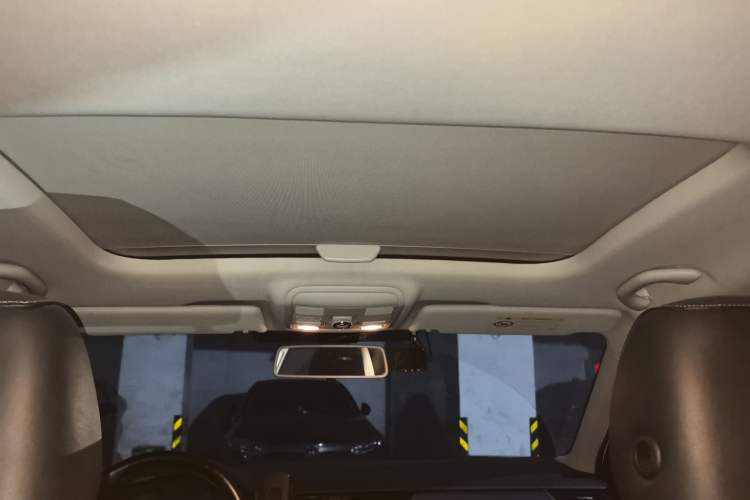 Used Skoda Octavia 2017 1.6L Automatic Smart Drive Edition Headliner