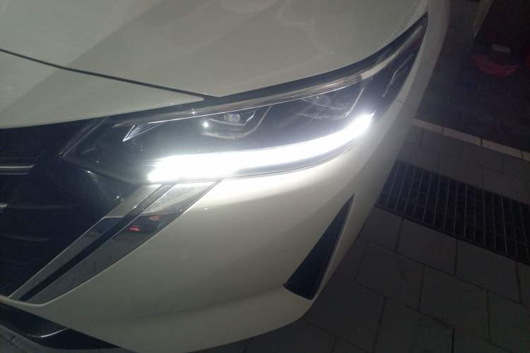 Used Nissan Sylphy 2023 Revised Version 1.6L CVT Intelligent Driving Edition Left Front Headlight