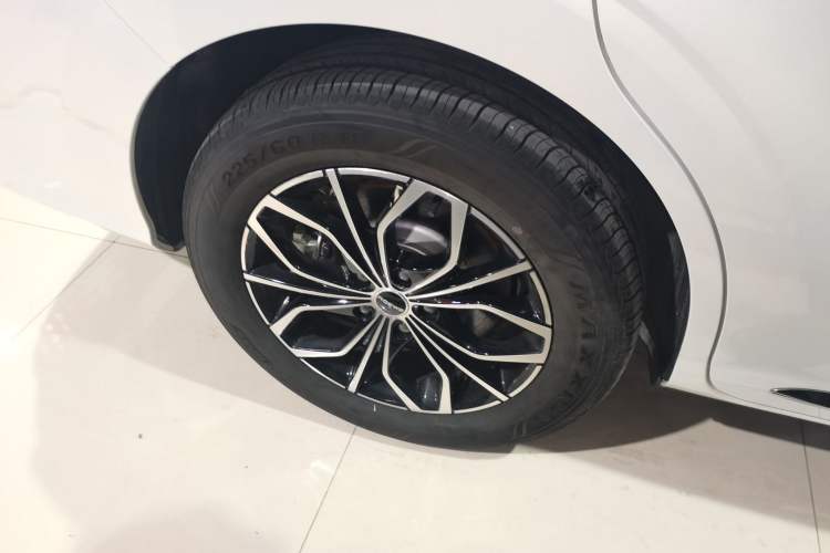 Used Roewe iMAX8 New Energy 2025 1.5T DMH Lu Zun Deluxe Edition
