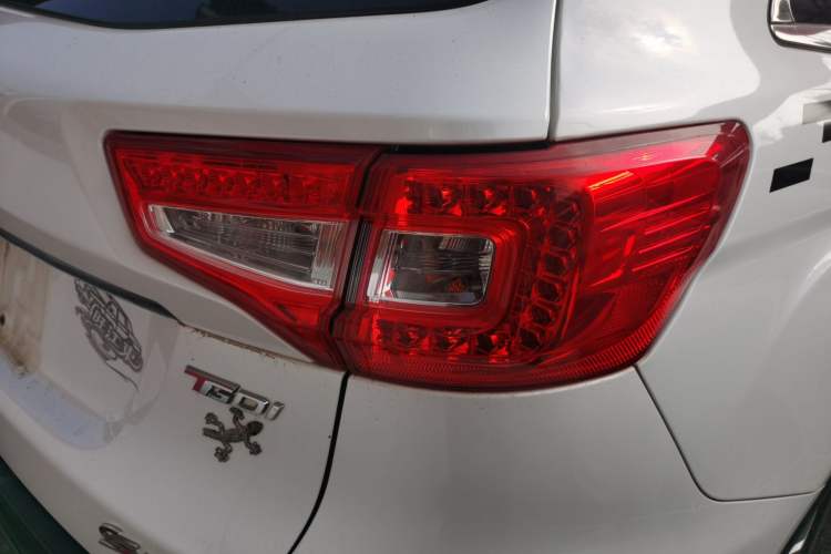 Used Changan CS75 2017 Shangkui Edition 1.5T Manual Fengxiang Model
