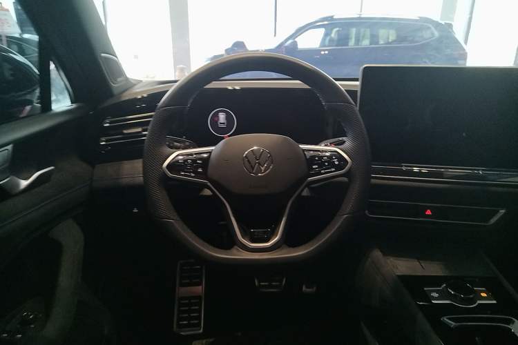 Used Volkswagen Tiguan L 2024 PRO 380TSI Four-Wheel Drive R-Line Prestige Edition
