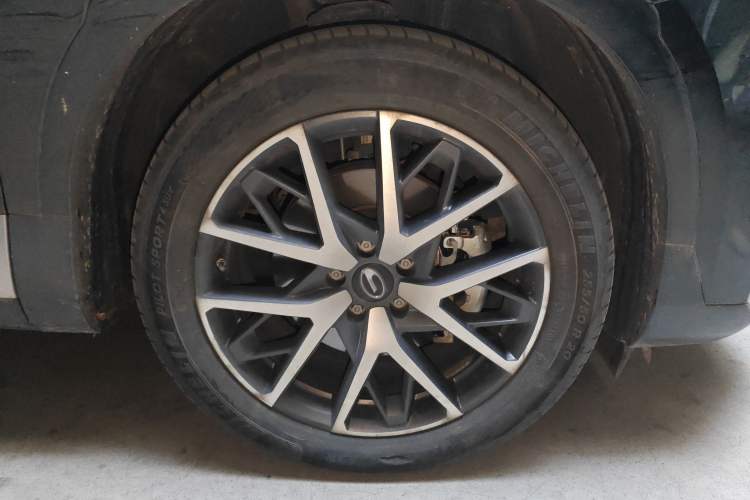 Used GAC Trumpchi GS8 2022 Double-Energy Series 2.0TM Four-Wheel Drive Premium Edition (7 Seats) Right Front Wheel Hub