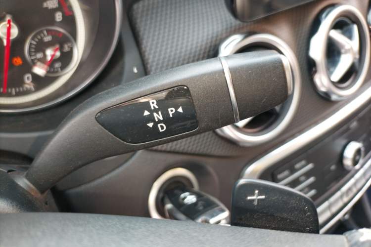 Used Mercedes-Benz GLA 2018 GLA 200 Sport Edition Gear Lever