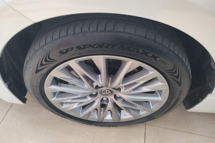 Used Toyota Avalon 2024 Dual-Engine 2.5L XLE Premium Edition