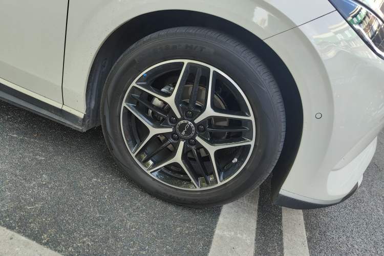 Used BYD Seal 06 New Energy 2025 EV 545KM Flagship Edition Right Front Wheel Hub