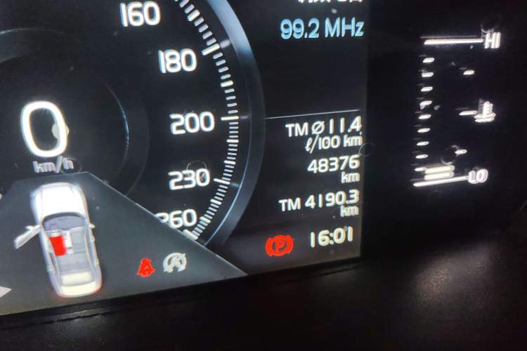 Used Volvo S60 2021 T4 Zhiyi Luxury Edition Odometer Close Up