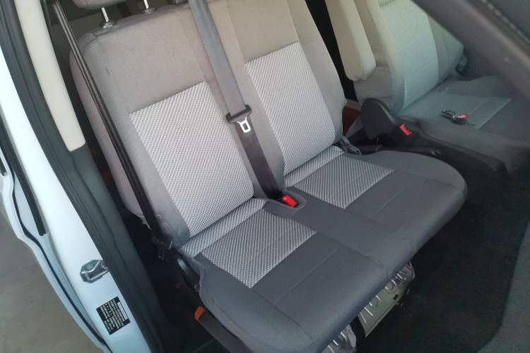 Used Ford Transit 2019 2.0T Diesel Multi-Purpose Commercial Vehicle Short Wheelbase Low Roof 6-Seater China VI Standard