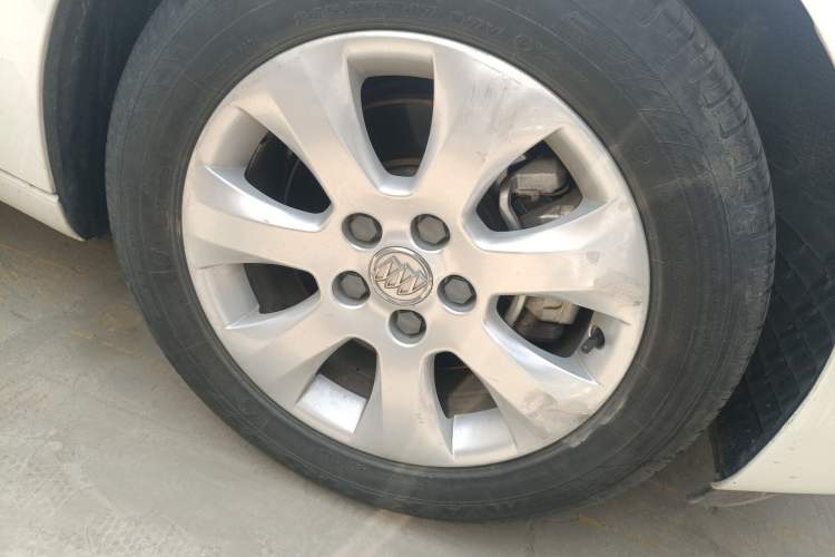 Used Buick Regal 2015 1.6T Leading Technology Model Right Front Wheel Hub