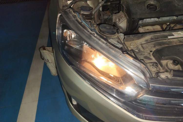 Used Citroen C4 Sega 2016 1.6L Manual Luxury Model
