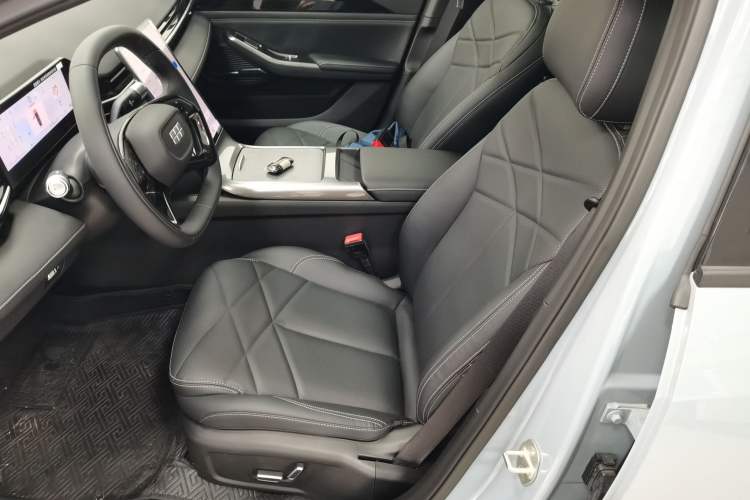 Used Geely Galaxy L6 2024 125km PLUS Dragon Edition