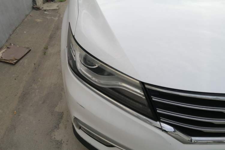 Used Roewe RX5 2018 20T Two-Wheel Drive Manual Internet Smart Edition
